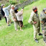 Nauka strzelania pomoże twoim pracownikom się odstresować, fot. Hotel Zamek Lubliniec konferencje z adrenaliną