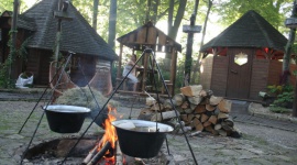 Wyjazd integracyjny – jak go zorganizować? LIFESTYLE, Podróże - Witalna Wioska® to innowacyjny pomysł na regenerację i motywację. Budowanie zespołowego ducha, wzmacnianie relacji i motywowanie pracowników do działania oraz jakże ważne, utożsamianie pracowników z przedsiębiorstwem to główne elementy zarządzania zasobami ludzkimi.