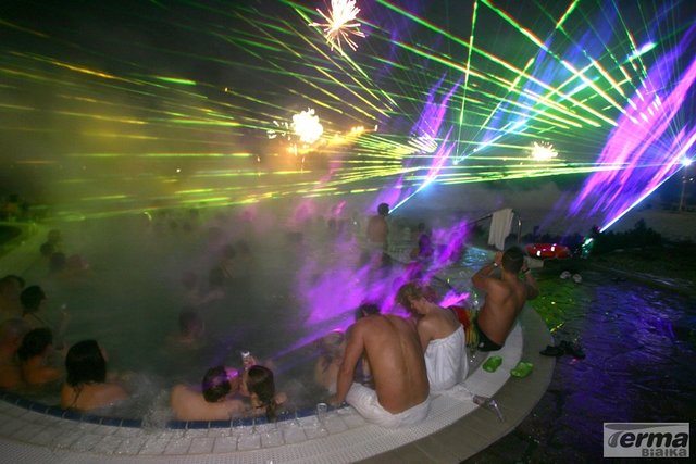 Pięć sposobów na podgrzanie sylwestrowej nocy