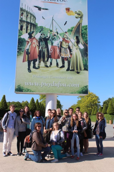 Sezon na szkolne wyjazdy językowe LIFESTYLE, Podróże - Jaki jest najlepszy sposób na praktyczną naukę języka? Wyjazd za granicę. Dlatego niektóre białostockie szkoły decydują się na podjęcie wyzwania i organizują wymiany oraz zagraniczne staże dla swoich uczniów.