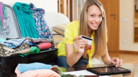 Trendy w podróżowaniu – gdzie i kiedy latamy, kiedy rezerwujemy bilety, ile wyda LIFESTYLE, Podróże - Najpopularniejszymi kierunkami wybieranymi przez Polaków były Ateny, Zurych, Londyn i Paryż wynika z danych internetowego biura podróży Tripsta.pl. Wśród lotów krajowych najpopularniejszy był kierunek Wrocław – Warszawa.