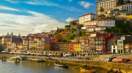 City Brak Porto – nareszcie tanie podróże do Portugalii LIFESTYLE, Podróże - Polacy długo czekali na dobre ceny podróży do Portugalii – teraz w ofercie FRU.PL pojawił się City Break Porto, czyli pakiet łączący zalety tanich lotów i hoteli polecanych przez podróżnych.
