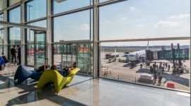 Przedwakacyjne wzrosty na wrocławskim lotnisku LIFESTYLE, Podróże - Port Lotniczy we Wrocławiu notuje kolejne wzrosty. W maju 2016 roku z lotów do i ze stolicy Dolnego Śląska skorzystało niemal 205 tysięcy osób. Rośnie zarówno zainteresowanie połączeniami krajowymi, jak i niskokosztowymi na południe Europy i Wyspy Brytyjskie.