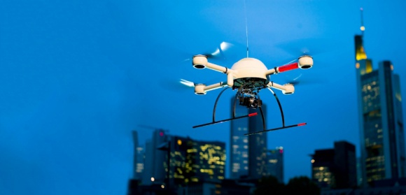 Rosnąca liczba dronów niesie wiele korzyści ale i ryzyk