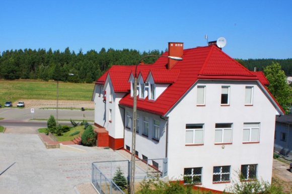 Na wczasy do Sokółki. Zaprasza ośrodek eMeF LIFESTYLE, Podróże - Położone na skraju Sokółki, niemalże w samym centrum Zielonych Płuc Polski, centrum szkoleniowo – serwisowe eMeF to ośrodek, który powstał z myślą o tych, którzy cenią sobie komfort, przyjazną atmosferę, walory przyrodnicze a także dobrą, polską kuchnię.