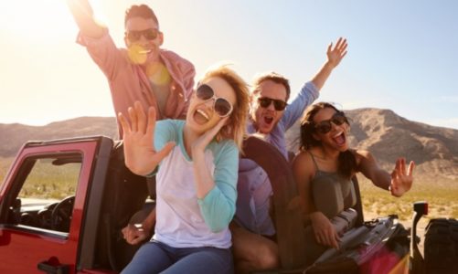 Wakacyjny niezbędnik – co najczęściej zabieramy na urlop?