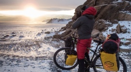 Ruszyła rowera sztafeta dookoła świata LIFESTYLE, Podróże - Do pokonania 35 tysięcy kilometrów przez 21 krajów, w deszczu, mrozie i upale.