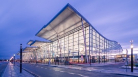 W styczniu o 10% pasażerów więcej na wrocławskim lotnisku BIZNES, Lotnictwo - Dobry początek roku na lotnisku we Wrocławiu. Liczba obsłużonych pasażerów zwiększyła się o ponad 10% w porównaniu do stycznia 2017 roku, a wzrosty zanotowano w kluczowych segmentach ruchu.