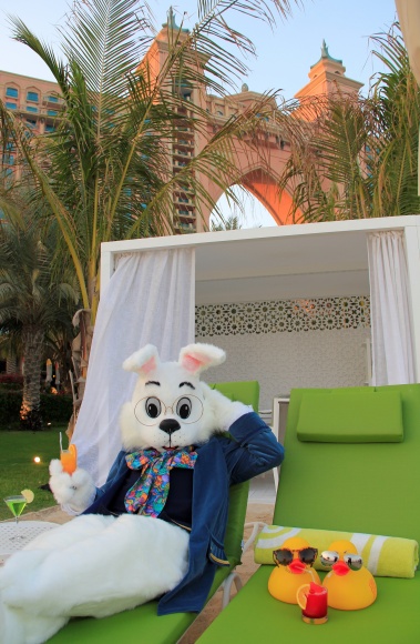 Atlantis, The Palm w Dubaju zaskakuje wielkanocnymi atrakcjami LIFESTYLE, Podróże - Choć Wielkanoc jest jednym z najważniejszych świąt celebrowanych w naszym kraju, coraz częściej odchodzimy od tradycyjnego sposobu ich spędzania i wybieramy świętowanie połączone z wypoczynkiem za granicą.