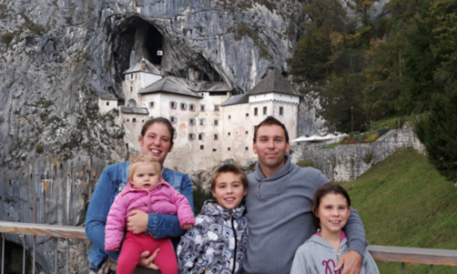 Belgijska rodzina globtroterów w białostockiej szkole