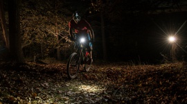 Majówka na rowerze. Z jakim oświetleniem?
