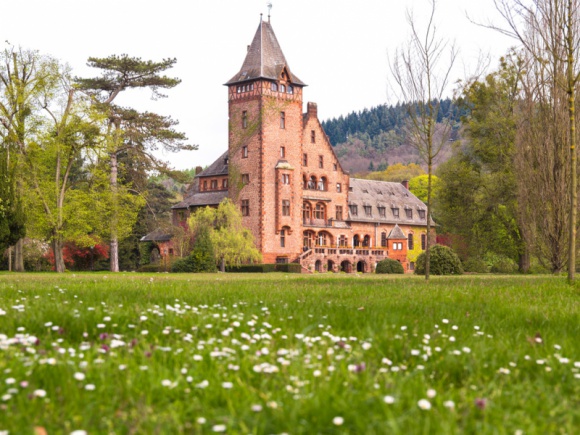 Villeroy & Boch otwiera podwoje zamku Saareck LIFESTYLE, Podróże - Marzenia są po to, by je realizować - dlatego spełnij swoje o bajkowym wypoczynku. Oderwij się od codzienności i poczuj wyjątkową atmosferę niezwykłego miejsca, jakim jest zamek Saareck Villeroy & Boch.