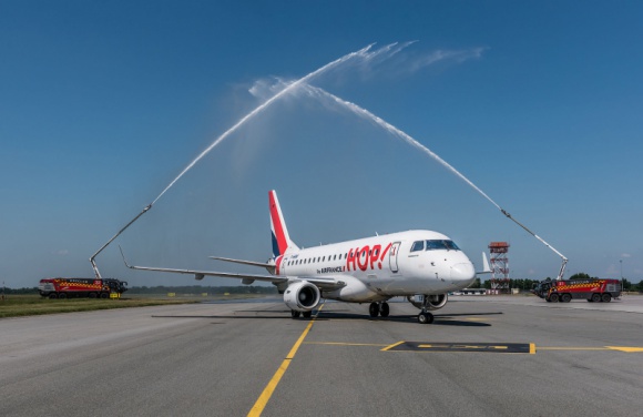 Air France lata z Wrocławia do Paryża LIFESTYLE, Podróże - Francuski przewoźnik otworzył połączenie z Wrocławia na główne lotnisko w Paryżu. Samoloty na tej trasie latają codziennie. To najważniejszy z 10 nowych kierunków z wrocławskiego lotniska.