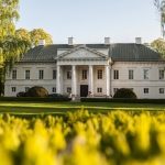 Nowoczesne centrum hotelowo-konferencyjne w 200-letnim zabytkowym pałacu