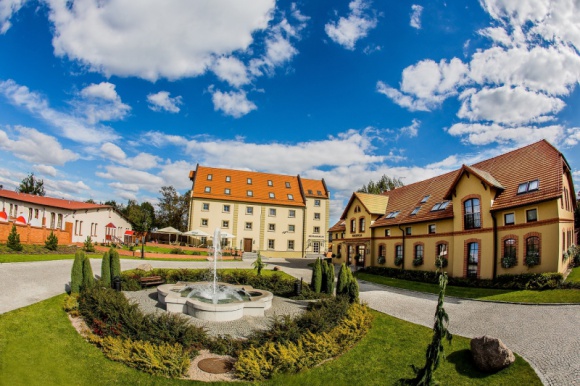 5 pomysłów na wakacyjny weekend z rodziną LIFESTYLE, Podróże - Dwa wolne dni w tygodniu to szansa na szybki wypoczynek. Jeśli jednak to dla Ciebie za mało to już teraz zaplanuj 4 wolne dni z okazji Święta Wojska Polskiego(15 sierpnia). To idealna okazja, aby spędzić więcej czasu z rodziną. W jaki sposób zaplanować rodzinny weekend?