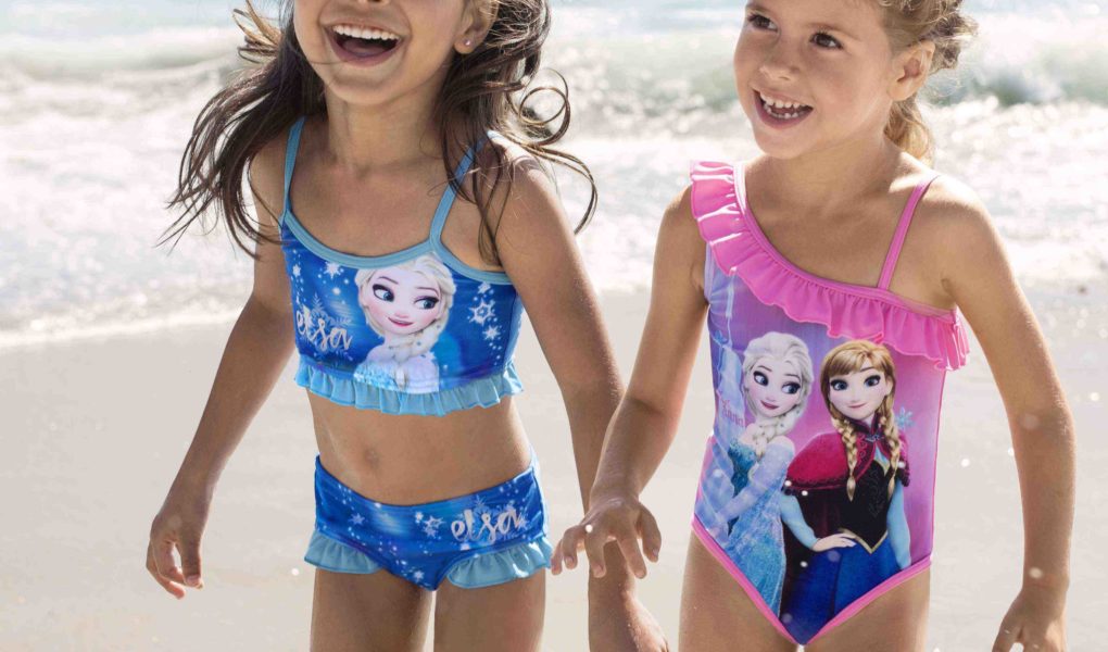 Maluch na wakacjach. Niezbędnik na plażę (i nie tylko) dla zabieganych rodziców