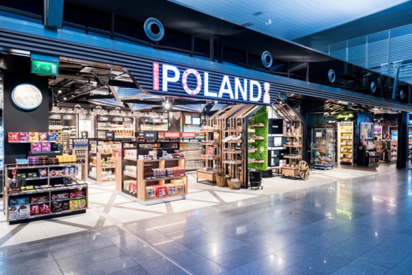 6 sklepów Baltony na wrocławskim lotnisku [ZOBACZ] BIZNES, Lotnictwo - Nowy operator sklepów wolnocłowych w Porcie Lotniczym Wrocław właśnie oficjalnie zainaugurował działalność. Baltona poszerzyła ofertę modową, wybór artykułów spożywczych czy kosmetyków, wprowadziła nową markę z produktami regionalnymi, otworzyła też dwa całkowicie nowe lokale.