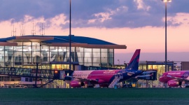 Pełen pracy poranek wrocławskiego lotniska