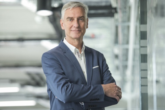 Rynek lotniczego cargo potrzebuje inwestycji BIZNES, Lotnictwo - O sytuacji i wyzwaniach w branży lotniczego cargo w Polsce mówi Michał René, Dyrektor Frachtu Lotniczego Klastra Europy Północno-Wschodniej w DB Schenker.