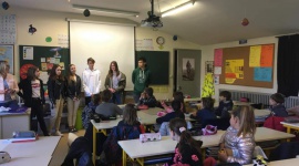 Sezon na praktyczną naukę języków LIFESTYLE, Podróże - Nauka języków, poznawanie obcych kultur, zabawa, a także praca – uczniowie Zespołu Szkół Społecznych Fundacji Edukacji „Fabryczna 10” od lat uczestniczą w obozach i wymianach międzynarodowych. Sezon właśnie się rozpoczął.