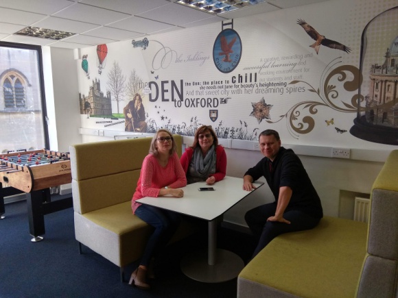 Uczyć po europejsku. Białostoccy nauczyciele w programie POWER LIFESTYLE, Podróże - W Wielkiej Brytanii, Irlandii i Francji szkolili swoje umiejętności językowe i metodyczne nauczyciele z Zespołu Szkół Społecznych Fundacji Edukacji ”Fabryczna 10”.