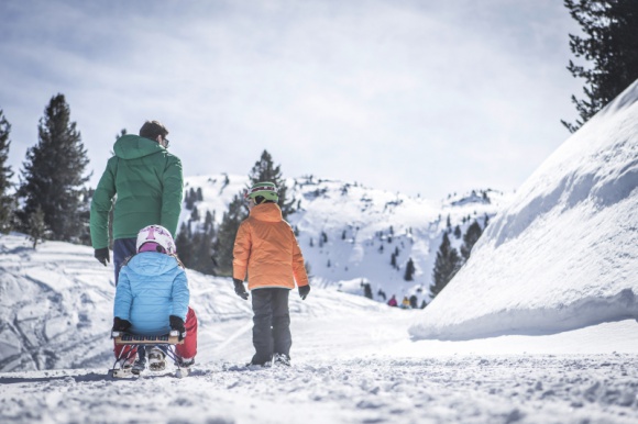 Rodzinne atrakcje w Południowym Tyrolu – 10 propozycji dla naj-młodszych i tych LIFESTYLE, Podróże - Południowy Tyrol to miejsce pełne atrakcji, przyjazne rodzinom z dziećmi, fanom sportów zimowych, a także amatorom przepięknych widoków. W krainie Dolomitów każdy znajdzie coś dla siebie.